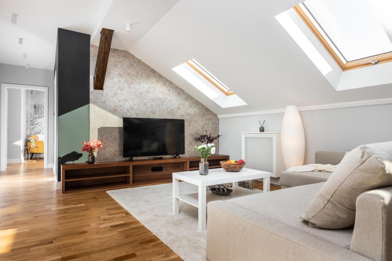 Riverside Premium Class Apartment - By Upstairs Krasków Eksteriør bilde